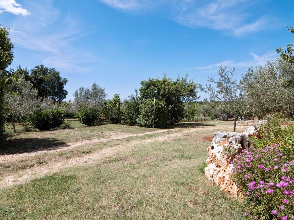 Secluded Apartment In Pore With Garden Poreč Exteriér fotografie