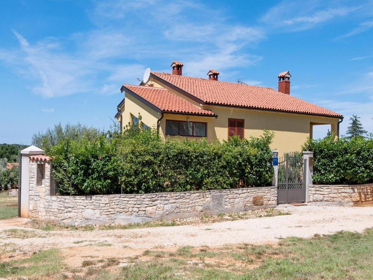 Secluded Apartment In Pore With Garden Poreč Exteriér fotografie